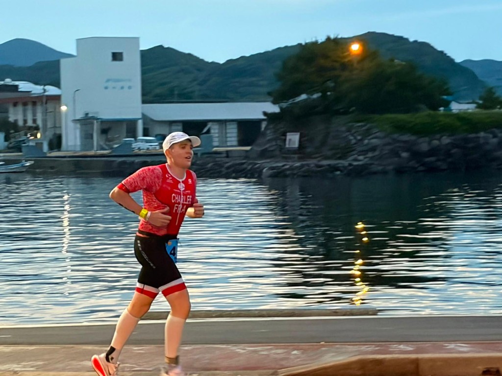 Goto triathlon — run leg at dusk